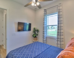 Entire House / Apartment New! Twin Creeks Marina Resort Oasis - 5 Stars (Winchester, USA)
