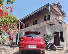 Khách sạn Spot On 93786 Kost Alamku Syariah (Jember, Indonesia)