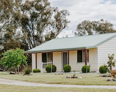 Toàn bộ căn nhà/căn hộ Hepburn Retreat 2-bedroom Cottage - Farmstay! (Lithgow, Úc)