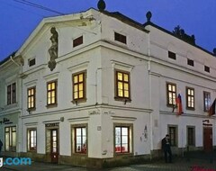 Majatalo Carlone House (Eger, Unkari)