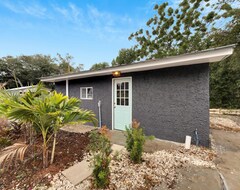 Koko talo/asunto Tropical Treasure - Cozy - Modern Charm (Tampa, Amerikan Yhdysvallat)