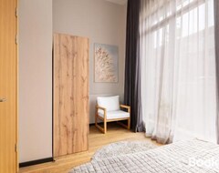 Koko talo/asunto 1-bedroom Apartment With Private Parking & Terrace (Jūrmala, Latvia)