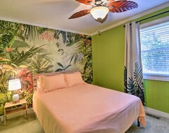 Koko talo/asunto The Hawaiian Hideaway! (Smithfield, Amerikan Yhdysvallat)