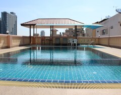 A.a. Pattaya Golden Beach Hotel (Pattaya, Thailand)