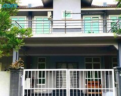 Toàn bộ căn nhà/căn hộ Adel Homestay, Marang (Marang, Malaysia)