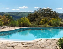 Toàn bộ căn nhà/căn hộ Country House Prieuré Saint Symphorien With Private Pool, Private Terrace And Wi-fi (Bonnieux, Pháp)