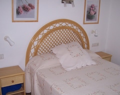 Koko talo/asunto Family Friendly Single-Storey Comfortable House, 3 Bedroom 2 Bath / Wc, Wifi, Satellite Tv Garden (Alicante, Espanja)