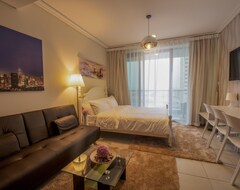 Entire House / Apartment Top Luxury Studio, Pool & Balcony (Dubai, United Arab Emirates)
