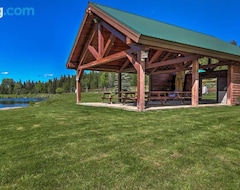 Toàn bộ căn nhà/căn hộ 40-acre Trego Resort Cabin With Lake And Trails! (Eureka, Hoa Kỳ)