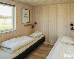 Hele huset/lejligheden Nice Home In Sams With Indoor Swimming Pool, Sauna And 8 Bedrooms (Samsø, Danmark)
