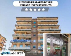 Hele huset/lejligheden [panoramico E A 90 Metri Dal Mare] (Castel Volturno, Italien)