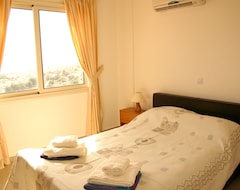 Koko talo/asunto Beautiful 2 Bedroom 4th Floor Apartment In Peyia. Communal pool - Free WiFi (Peyia, Kypros)
