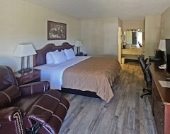 Khách sạn Quality Inn (Ennis, Hoa Kỳ)