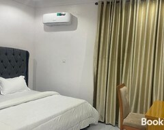 Khách sạn Comfort B&b (Lagos, Nigeria)