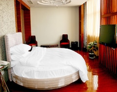 Hotel Zhisheng Hot Spring Tourism Resort (Yinan, Kina)