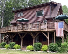 Entire House / Apartment Sidells Sturgeon River Log Cabin - Kayaks, Fly Fishing, Sauna, Hiking Trails (Indian River, USA)