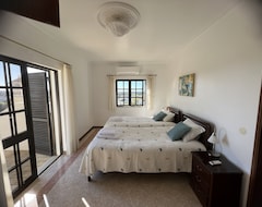 Hotelli Villa Jardim, Games Room, Private Pool, Sea View Ac, Free Wifi (Albufeira, Portugali)