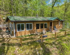 Entire House / Apartment Eagles Nest Lakefront Cabin Kentucky Lake (Waverly, USA)