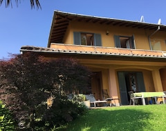 Hele huset/lejligheden 80 M2 Big 3-room Part Of The House Right On Lake Lugano (Bregnano, Italien)
