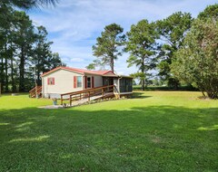 Kamp Alanı Remodeled Home W/ Firepit, Large Yard & Amenities Of Home. Quiet And Cozy! (Whiteville, ABD)