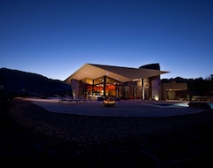 Koko talo/asunto Private Ultra Modern Romantic Seclusion With Dramatic Views of the Valley Below (Palm Desert, Amerikan Yhdysvallat)