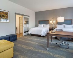 Khách sạn Hampton Inn & Suites Newport/Cincinnati, KY (Newport, Hoa Kỳ)
