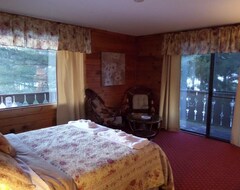 Toàn bộ căn nhà/căn hộ Reunions/retreats! Lodge Sleeps 42! Pool/tennis/lake/hike/fish/tavern/dining! (Stony Creek, Hoa Kỳ)