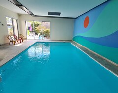 Toàn bộ căn nhà/căn hộ Villa Ty Mamgoz, Brittany Santec Spa, Indoor Pool, 50 M From The Beach. (Santec, Pháp)