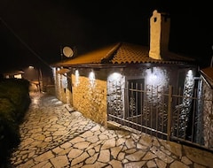 Toàn bộ căn nhà/căn hộ Dandyvillas Dimitsana|charming 2story|2 Fireplaces (Dimitsana, Hy Lạp)