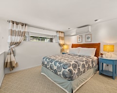 Cijela kuća/apartman 6Bd/5.5Ba Luxury, Modern Tropical Getaway W/ Private Pool & A/C In All Bedrooms. Villa Luana (Honolulu, Sjedinjene Američke Države)
