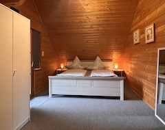 Toàn bộ căn nhà/căn hộ Finnish Luxury Log Cabin (House 2) In The Nature Park Pfälzer Wald (500 Meters High) (Wilgartswiesen, Đức)