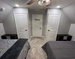 Koko talo/asunto Brand New Remodeled Cabin With Wood Stove On 7 Acres (Eaton Center, Amerikan Yhdysvallat)
