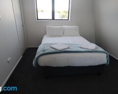 Entire House / Apartment 117 Leith St (Dunedin, New Zealand)