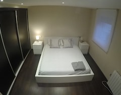 Casa/apartamento entero A 50 metros del paseo marítimo. Precioso apartamento de 2 habitaciones. (Arteixo, España)