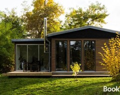 Toàn bộ căn nhà/căn hộ Ein Ferienhaus Direkt Am See - Klima, Sauna Und Boot, 2500qm Fur Euch Allein (Friedland, Đức)