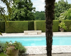 Toàn bộ căn nhà/căn hộ Exquisite Farmhouse & Heated Pool (Lusignac, Pháp)