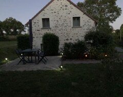 Toàn bộ căn nhà/căn hộ Beautifully Converted Barn In The Heart Of Rural France. (Sainte-Thérence, Pháp)