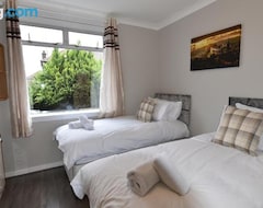 Entire House / Apartment First - Sighthill Luxury Villa With Private Garden (Edinburgh, United Kingdom)
