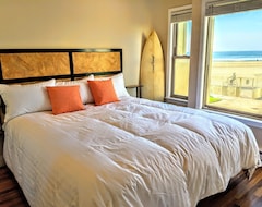 Hele huset/lejligheden Luxury Beach Front Surf Condo Private Patio Bbq Parking Wifi Laundry (Huntington Beach, USA)