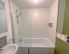 Huoneistohotelli Perfect For Contractors 2 Bedroom- 2 Bathrooms- 4 Single Beds- Free Parking (Southampton, Iso-Britannia)