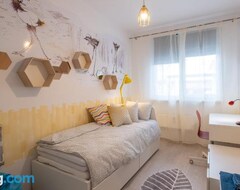 Hele huset/lejligheden The Family & Pet Friendly Apartment Next To Zaimov Park (Sofia, Bulgarien)