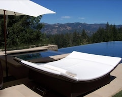 Hotel Luxury Vineyard Guest House with Amazing Views, Pool, Tennis! (Calistoga, Sjedinjene Američke Države)