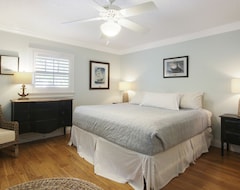 Toàn bộ căn nhà/căn hộ New Listing Beautiful Key West Style Intercoastal Home! (Jupiter, Hoa Kỳ)