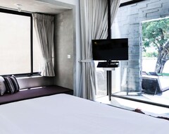 Hotel X2 River Kwai (Kanchanaburi, Thailand)