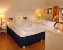 Toàn bộ căn nhà/căn hộ Holiday Home For 5 Guests With 115m² In Oldsum (110431) (Oldsum, Đức)