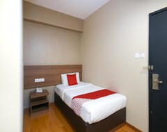 Hotel OYO 977 Hong Kong Suites (Miri, Malezija)