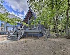 Entire House / Apartment Lakefront Lake Pepin Cottage W/Deck-Steps To Beach (Stockholm, USA)
