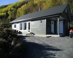 Cijela kuća/apartman Holiday Home (built In 2012)with View Plot Beyond Storfjorden And Sunnmørsalpane (Ulsteinvik, Norveška)