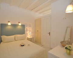 Khách sạn Edelweiss Luxury Suite, 1 Minute Walk To Beach (Ornos, Hy Lạp)