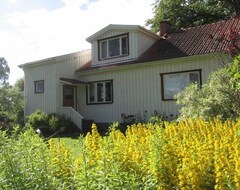 Toàn bộ căn nhà/căn hộ Farmhouse On The Countryside - In An Interesting Part Of Sweden. (Vänersborg, Thụy Điển)